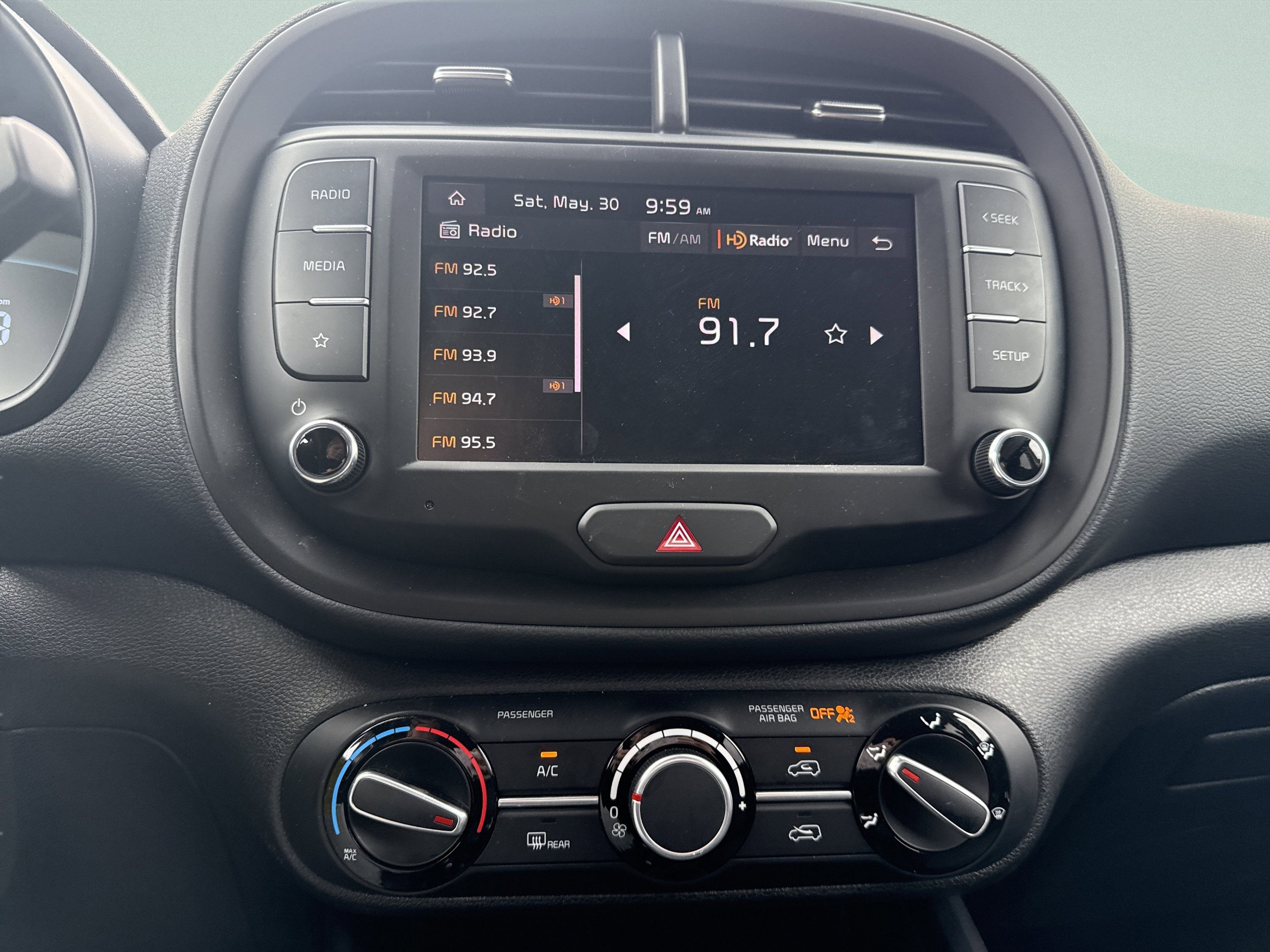 Used 2025 Kia Soul LX w/ LX Technology Package FWD image 33