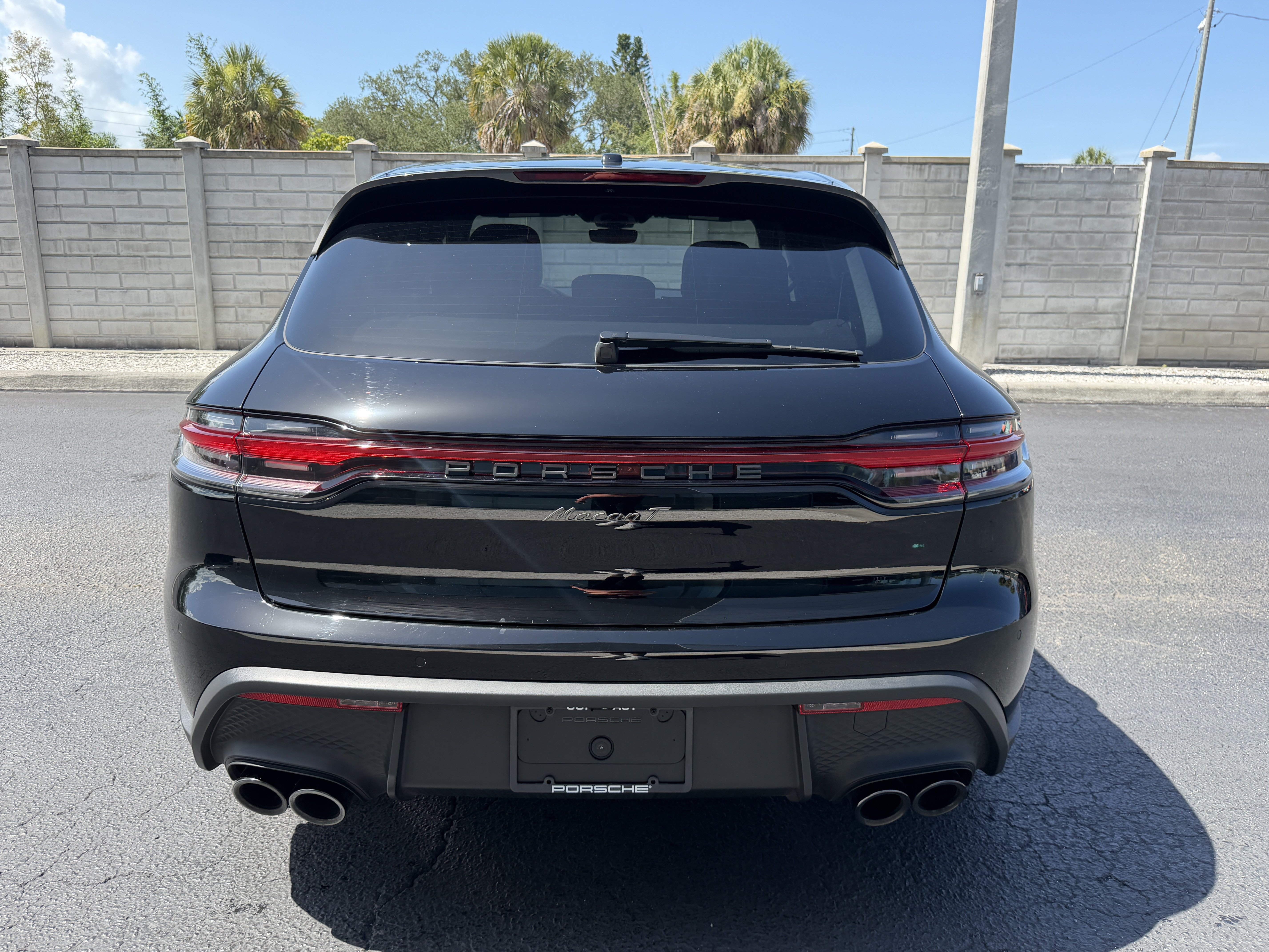 Certified 2023 Porsche Macan Turbo AWD/4WD image 10
