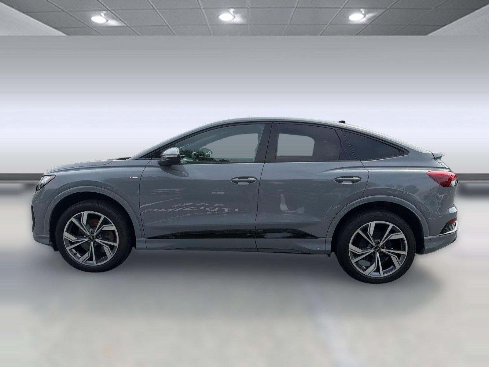 Used 2023 Audi Q4 e-tron Premium Plus w/ Premium Plus AWD/4WD image 2