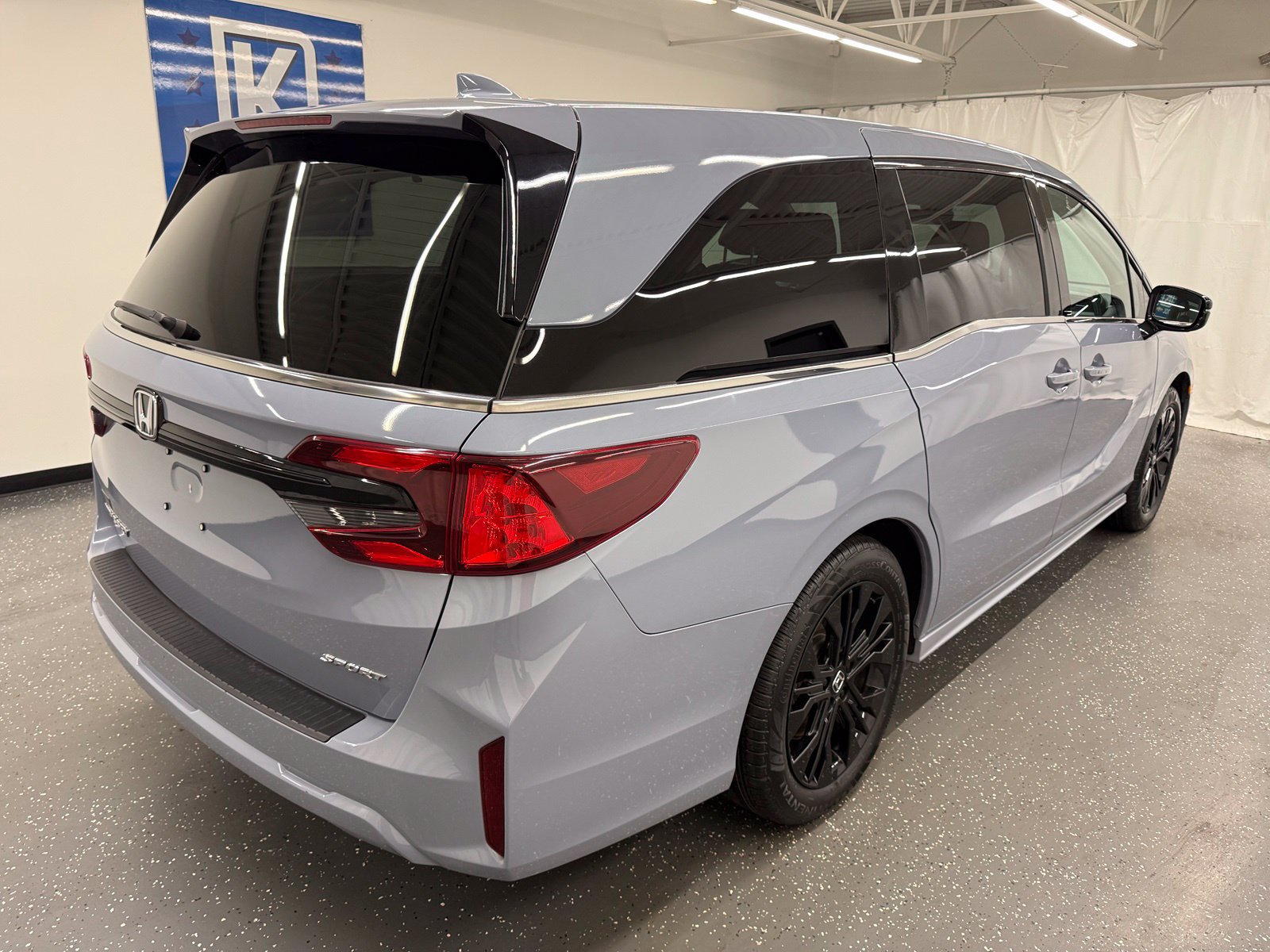 Used 2025 Honda Odyssey Sport-L image 2