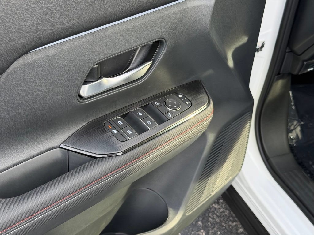 New 2026 Nissan Kicks SR w/ Interior Electronics Package FWD image 13