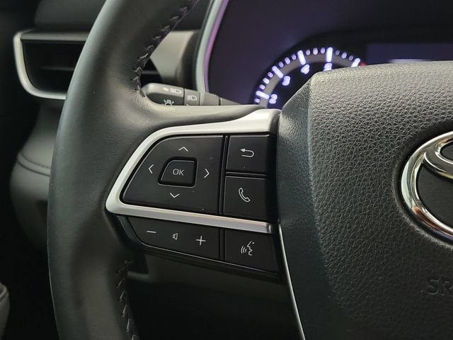Used 2023 Toyota Highlander XLE FWD image 28