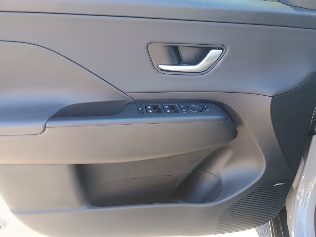 Used 2025 Hyundai Kona Limited image 11