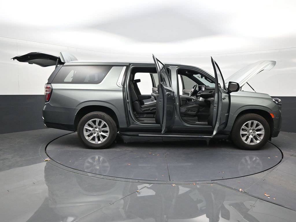 Used 2023 Chevrolet Suburban Premier RWD image 29