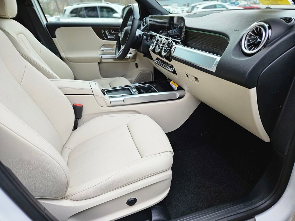 New 2026 Mercedes-Benz GLB 250 4MATIC image 11