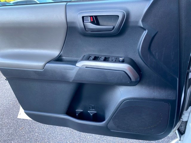 Used 2018 Toyota Tacoma SR5 AWD/4WD image 20