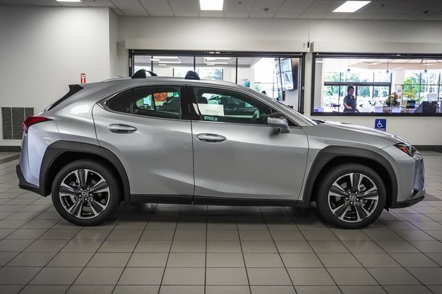Certified 2025 Lexus UX 300h FWD w/ Accessory Package (Z2) image 5