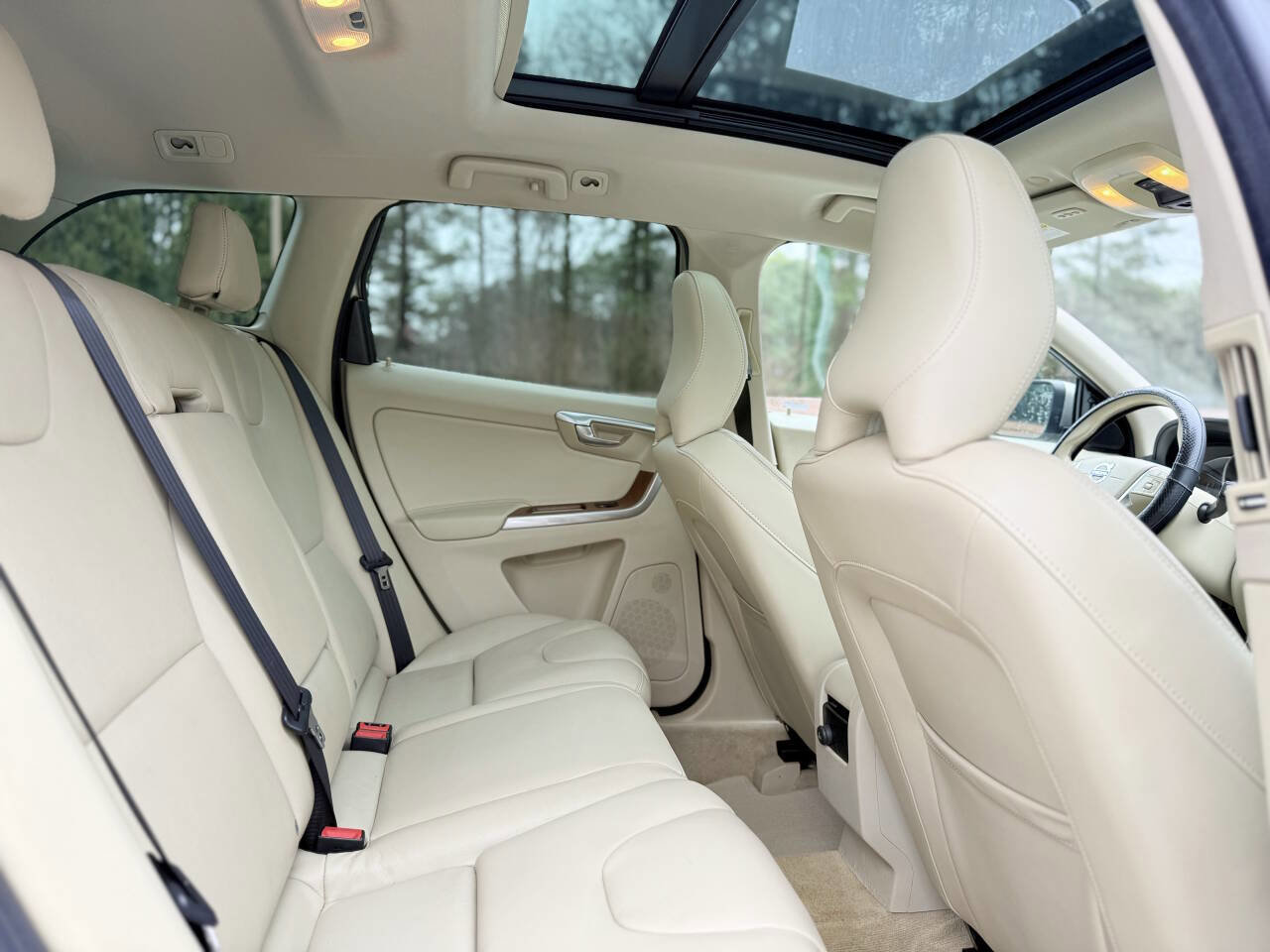 Used 2015 Volvo XC60 T5 Platinum FWD image 18