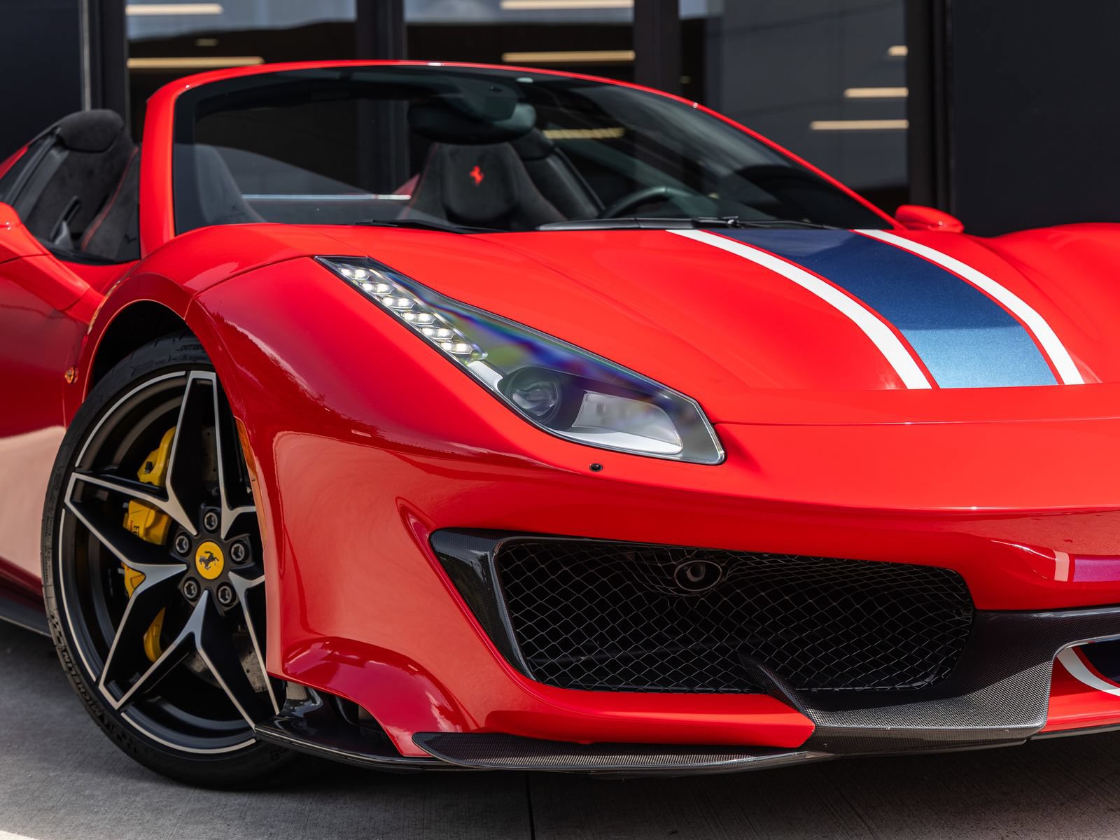 Used 2020 Ferrari 488 Pista Spider RWD image 32
