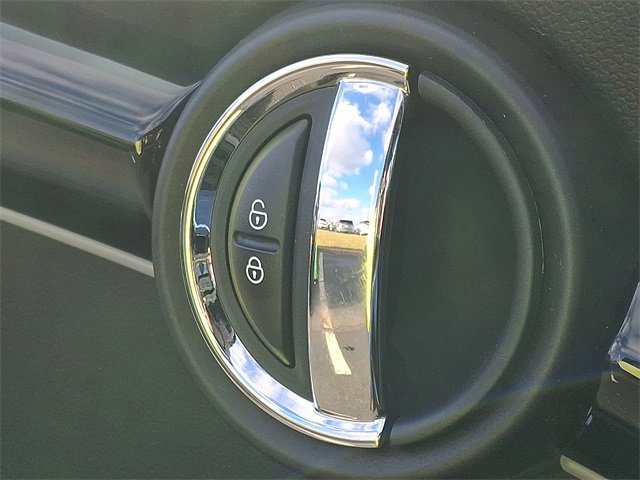Certified 2023 MINI Cooper S image 27