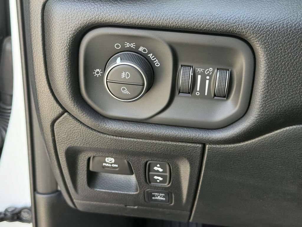 New 2026 RAM 1500 Big Horn AWD/4WD image 23