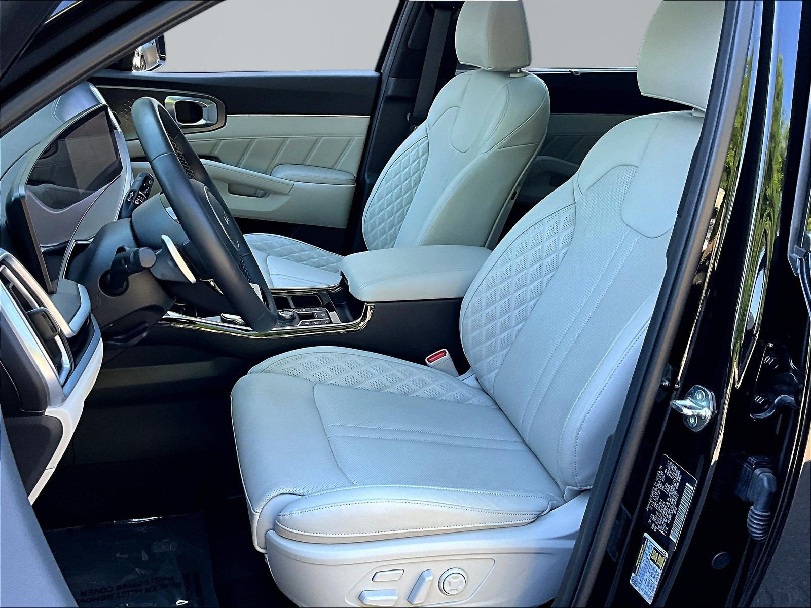 Certified 2025 Kia Sorento SX Prestige AWD/4WD image 21