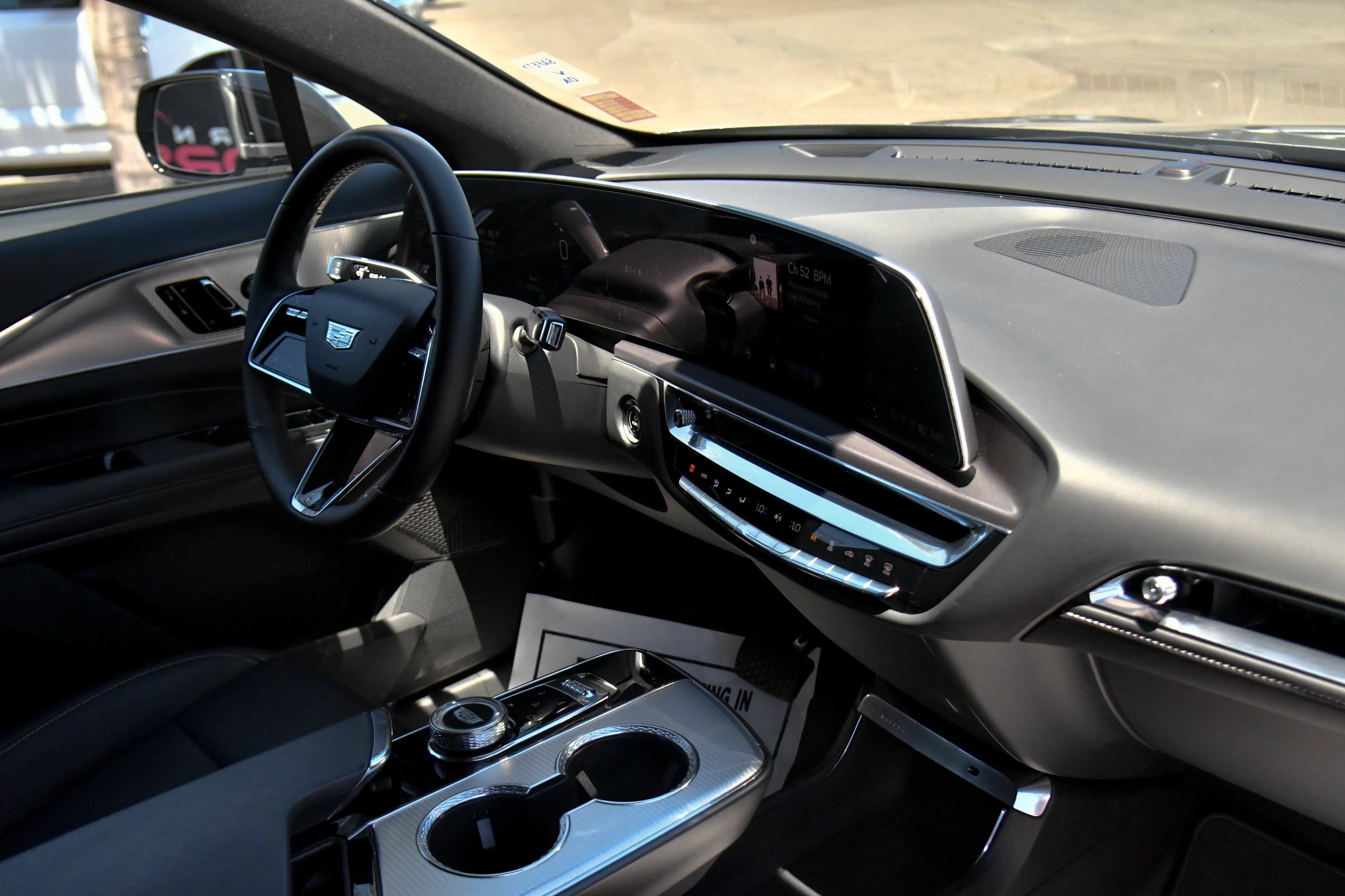Used 2024 Cadillac Lyriq Tech RWD image 50