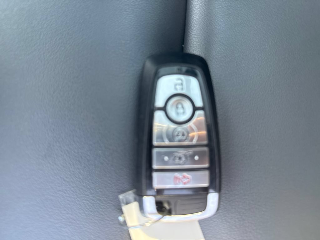 Used 2025 Ford Expedition Active AWD/4WD image 35