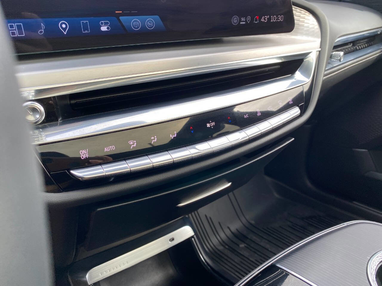 Used 2025 Cadillac Lyriq Sport w/ LPO, Floor Liner Package image 19