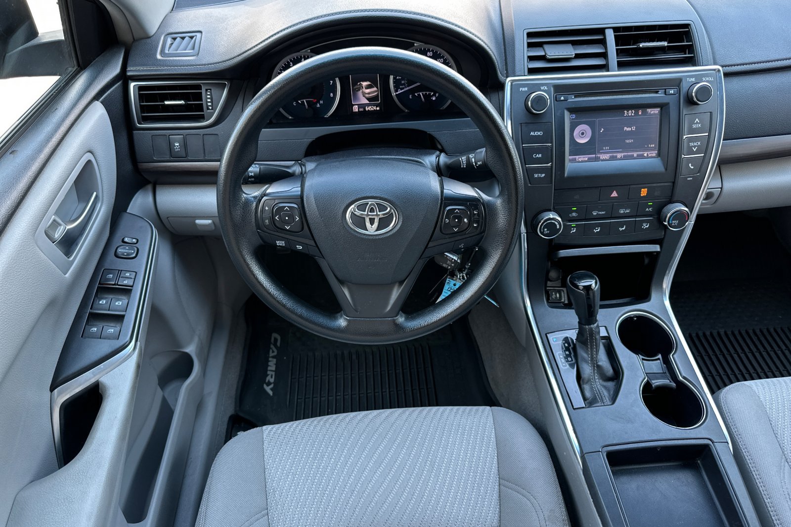 Used 2017 Toyota Camry LE FWD image 15