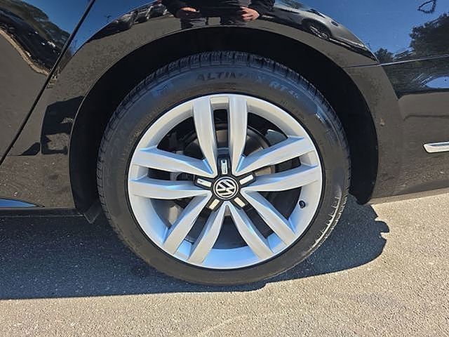 Used 2016 Volkswagen Passat 1.8T SEL Premium image 55