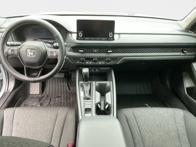 Used 2025 Honda Accord SE image 11