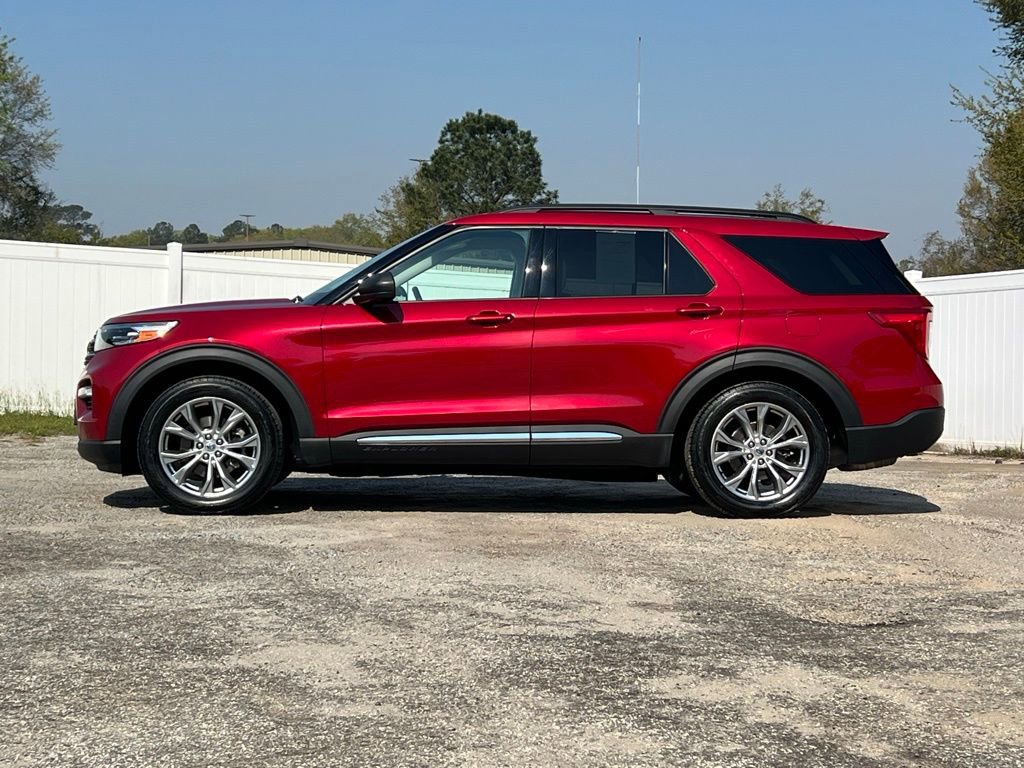 Used 2020 Ford Explorer XLT w/ Equipment Group 202A image 2