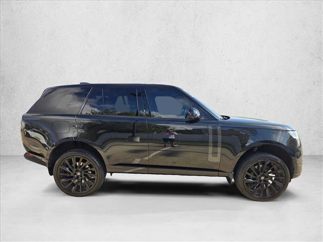Used 2023 Land Rover Range Rover SE image 4