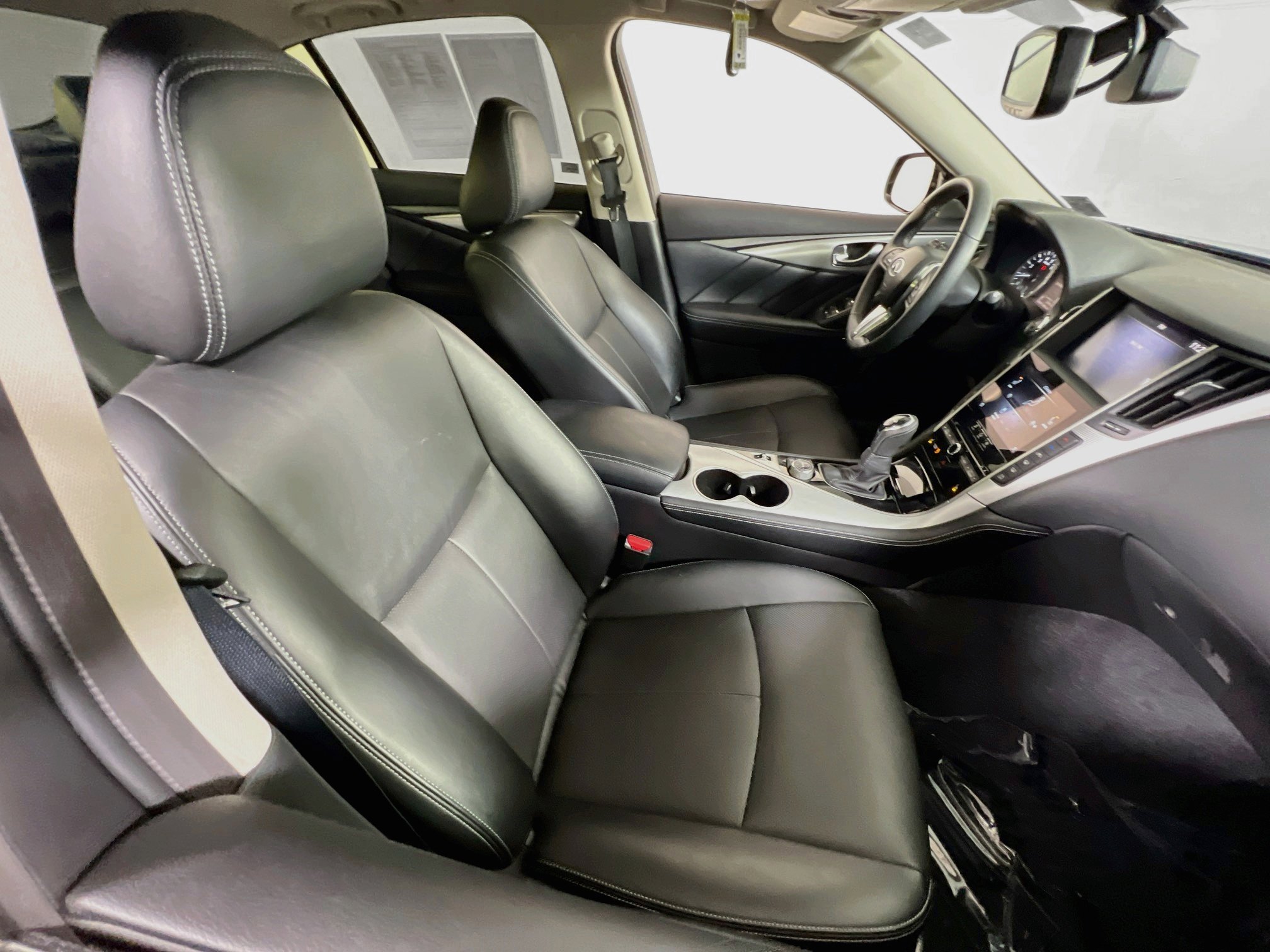 Used 2022 INFINITI Q50 Luxe w/ Cargo Package AWD/4WD image 27