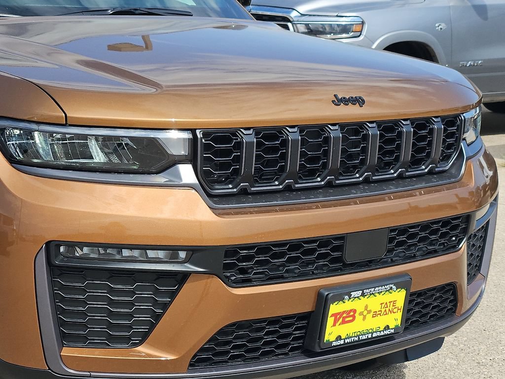 New 2026 Jeep Grand Cherokee L Limited w/ Limited Altitude Package AWD/4WD image 7