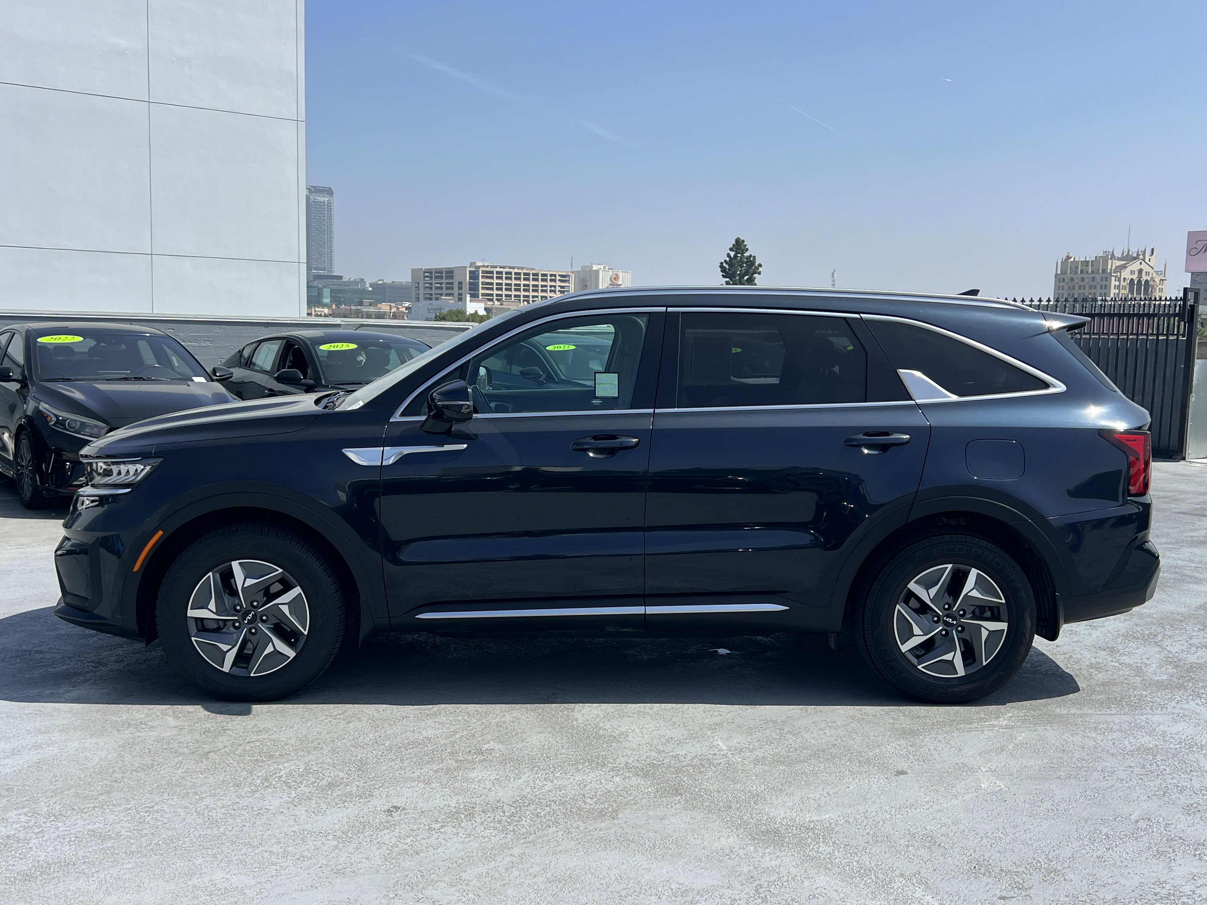 Used 2022 Kia Sorento S image 3