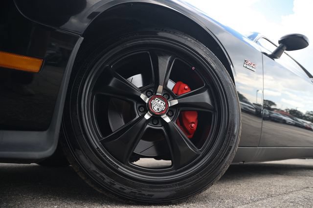 Used 2012 Dodge Challenger SRT8 w/ Premium Sound Group RWD image 33