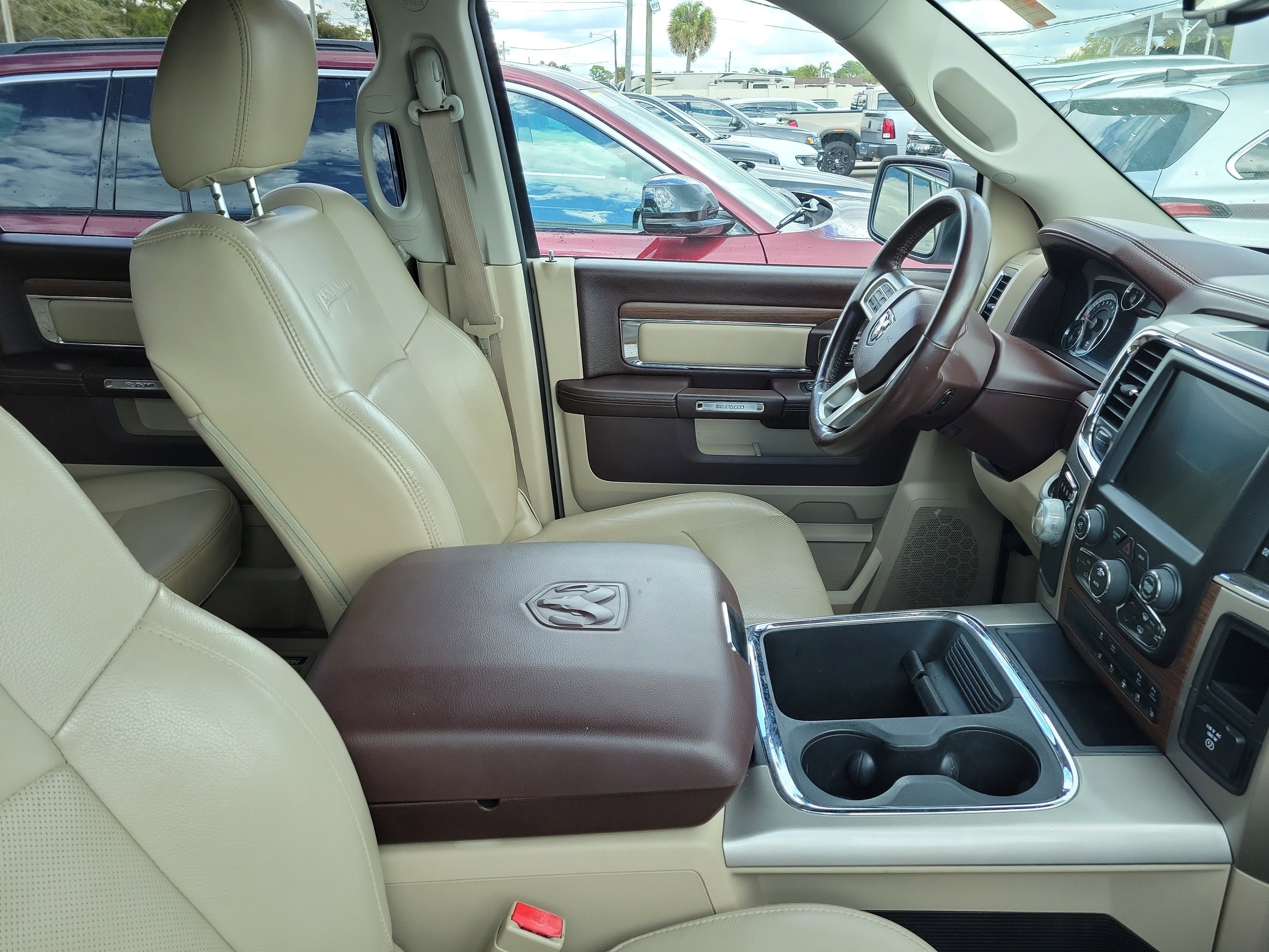 Used 2016 RAM 1500 Laramie w/ Convenience Group image 10