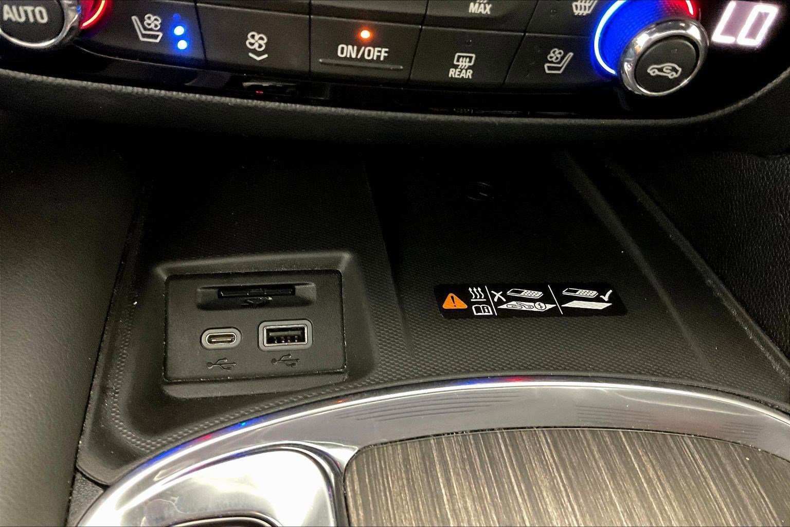 Used 2023 Buick Enclave Avenir image 15