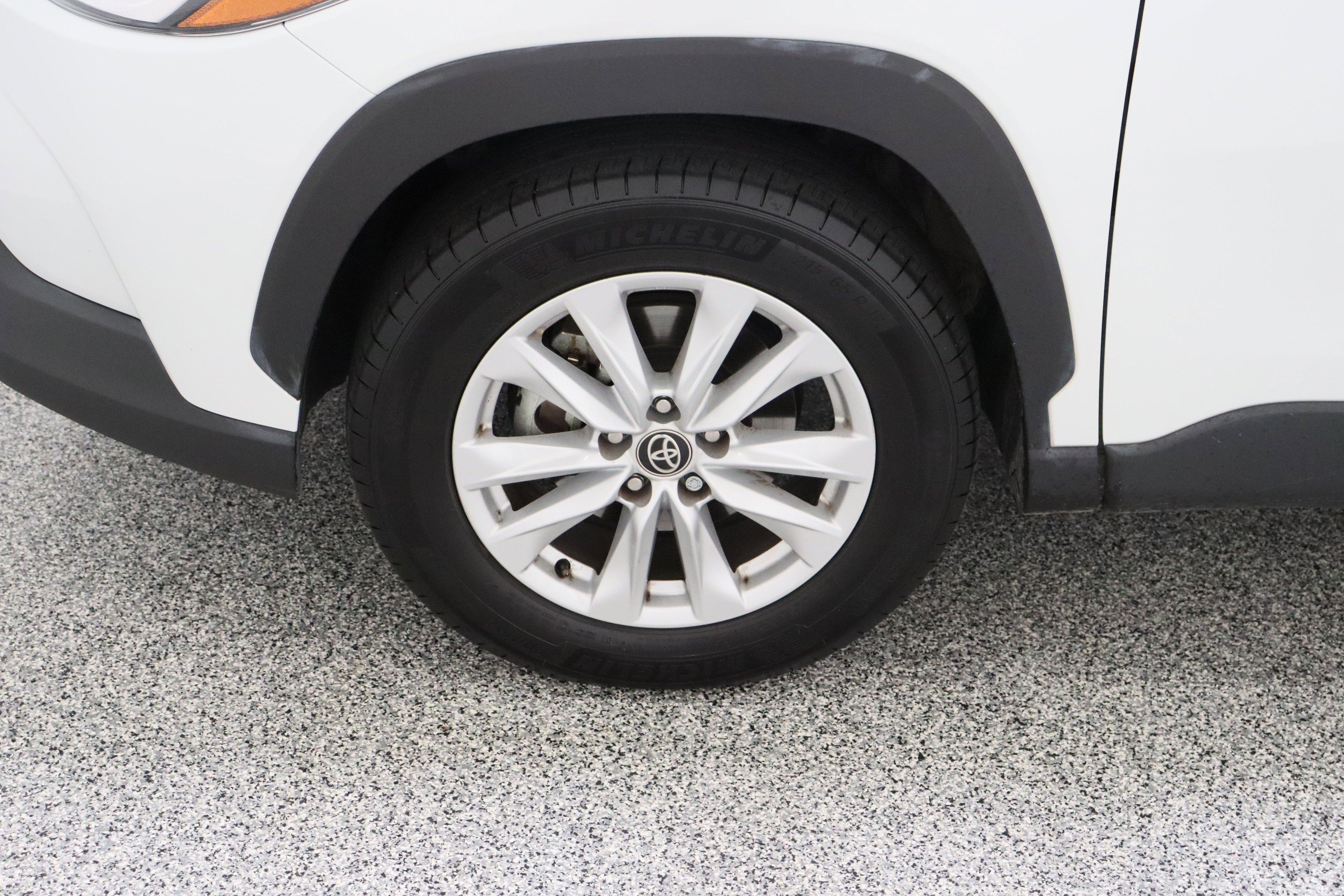 Certified 2023 Toyota Corolla Cross LE w/ Moonroof Package image 11