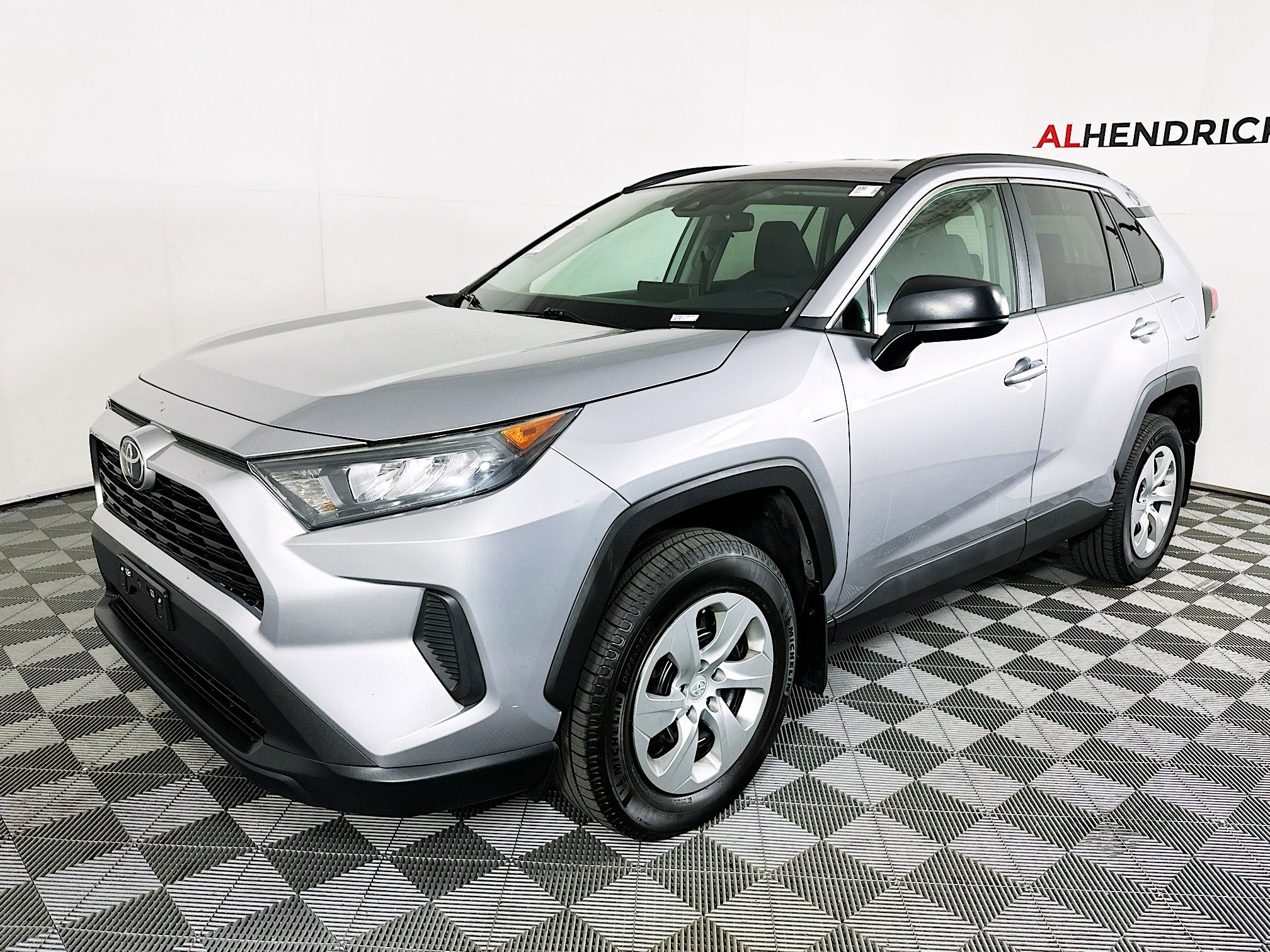 Used 2021 Toyota RAV4 LE image 7