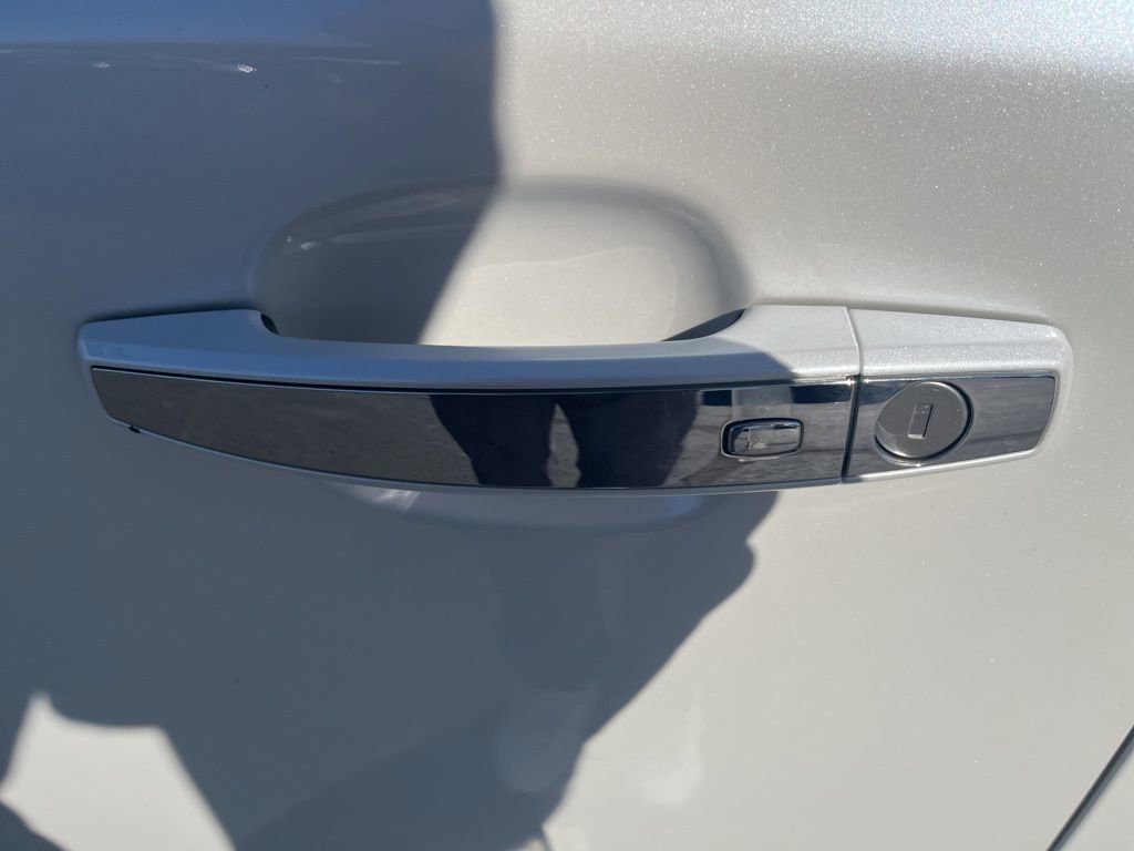 Used 2016 Buick LaCrosse Sport Touring FWD image 16