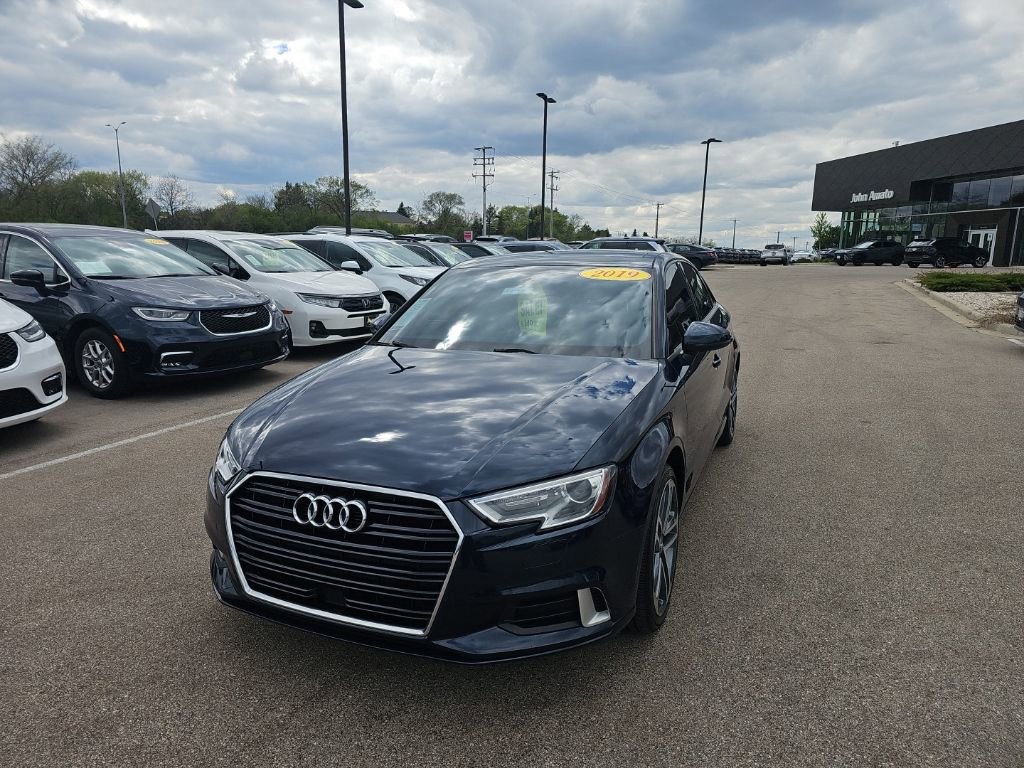 Used 2019 Audi A3 2.0T Premium FWD image 1