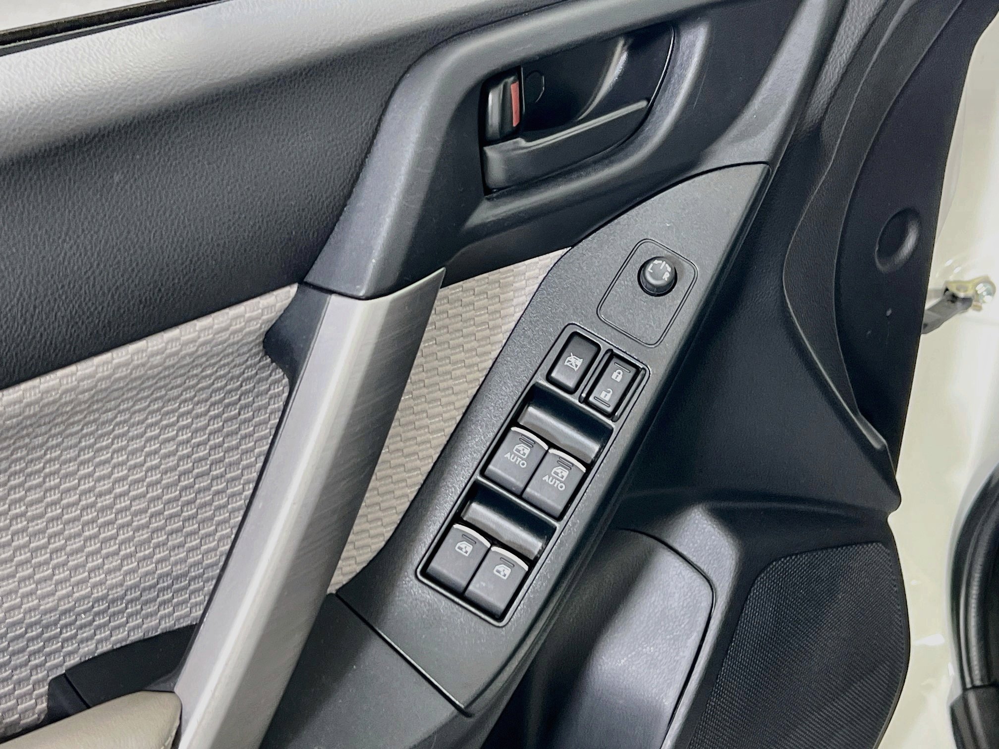 Used 2018 Subaru Forester 2.5i Premium AWD/4WD image 17