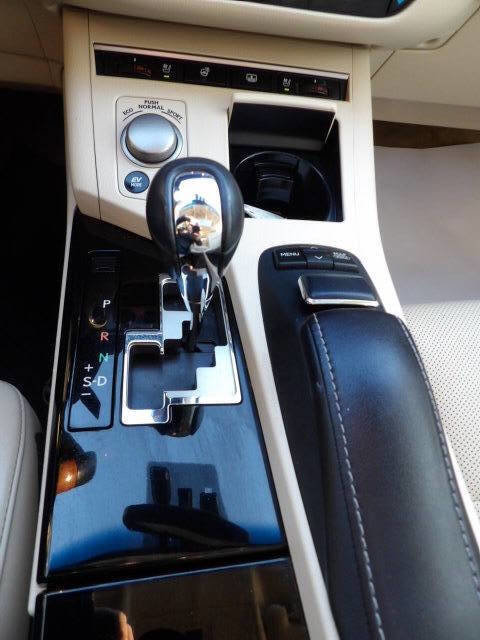 Used 2013 Lexus ES 300h w/ Luxury Pkg FWD image 15