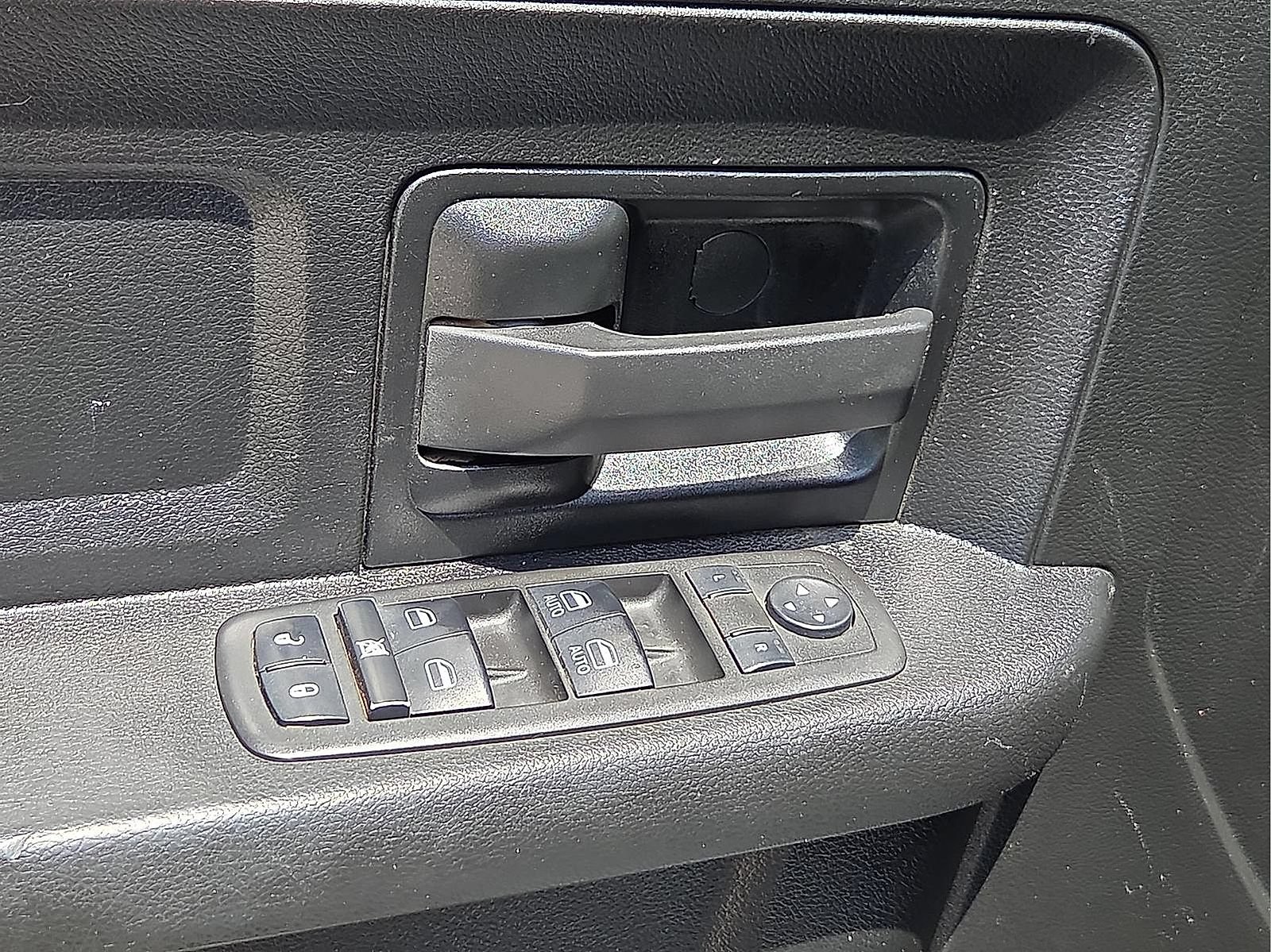 Used 2022 RAM 5500 Tradesman w/ Chrome Appearance Group AWD/4WD image 12