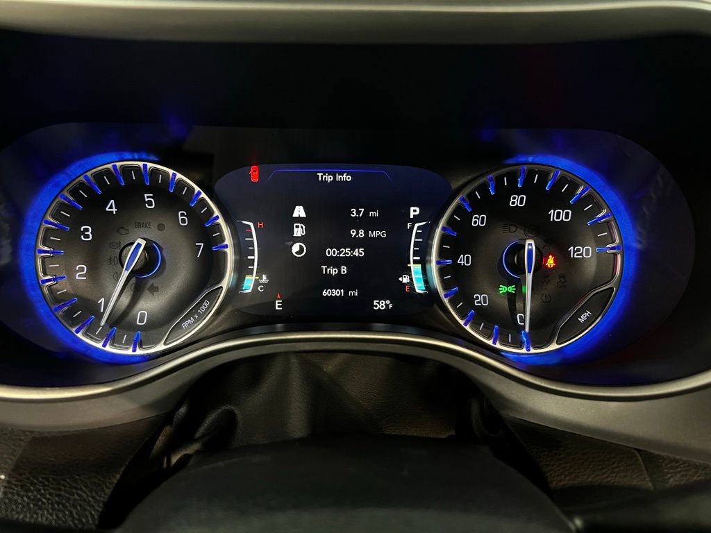 Used 2023 Chrysler Pacifica Touring-L w/ S Appearance Package image 22