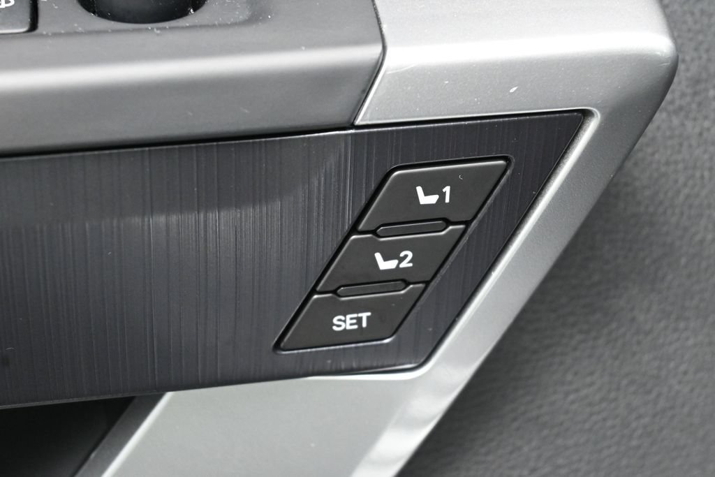 Certified 2024 Toyota Sequoia Platinum AWD/4WD image 12