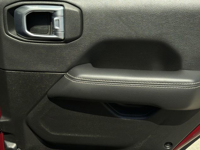 Used 2022 Jeep Wrangler Unlimited Sahara w/ Cold Weather Group image 36