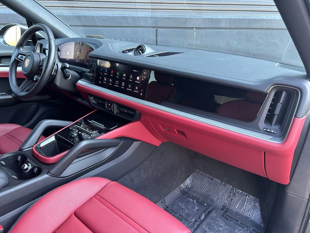 Certified 2025 Porsche Cayenne Coupe image 24