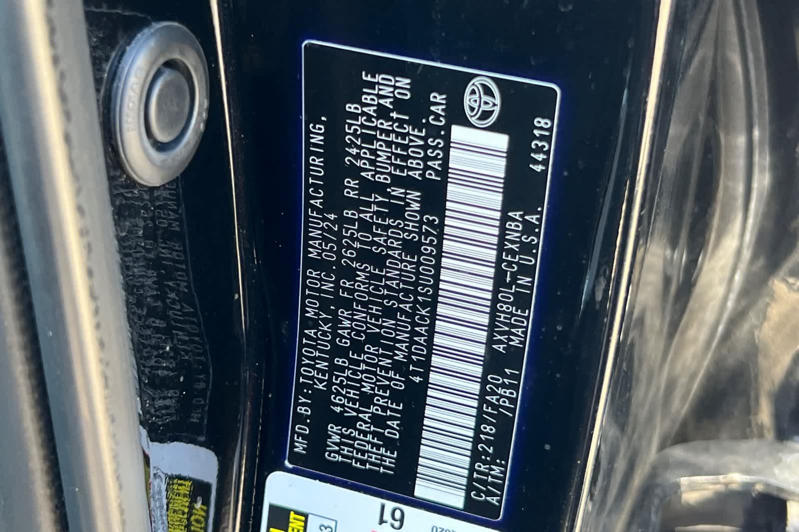 Used 2025 Toyota Camry LE FWD image 33