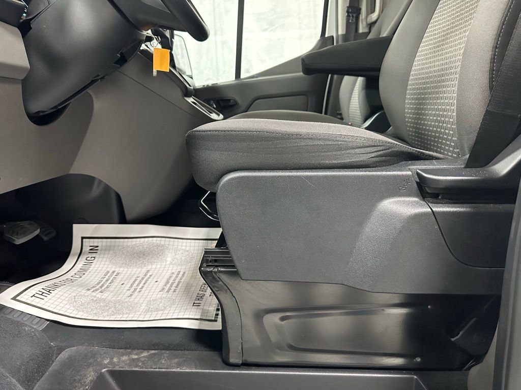 Used 2025 Ford Transit 350 XLT image 12