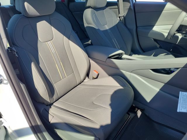 New 2026 Hyundai Elantra SEL Sport Premium FWD image 17
