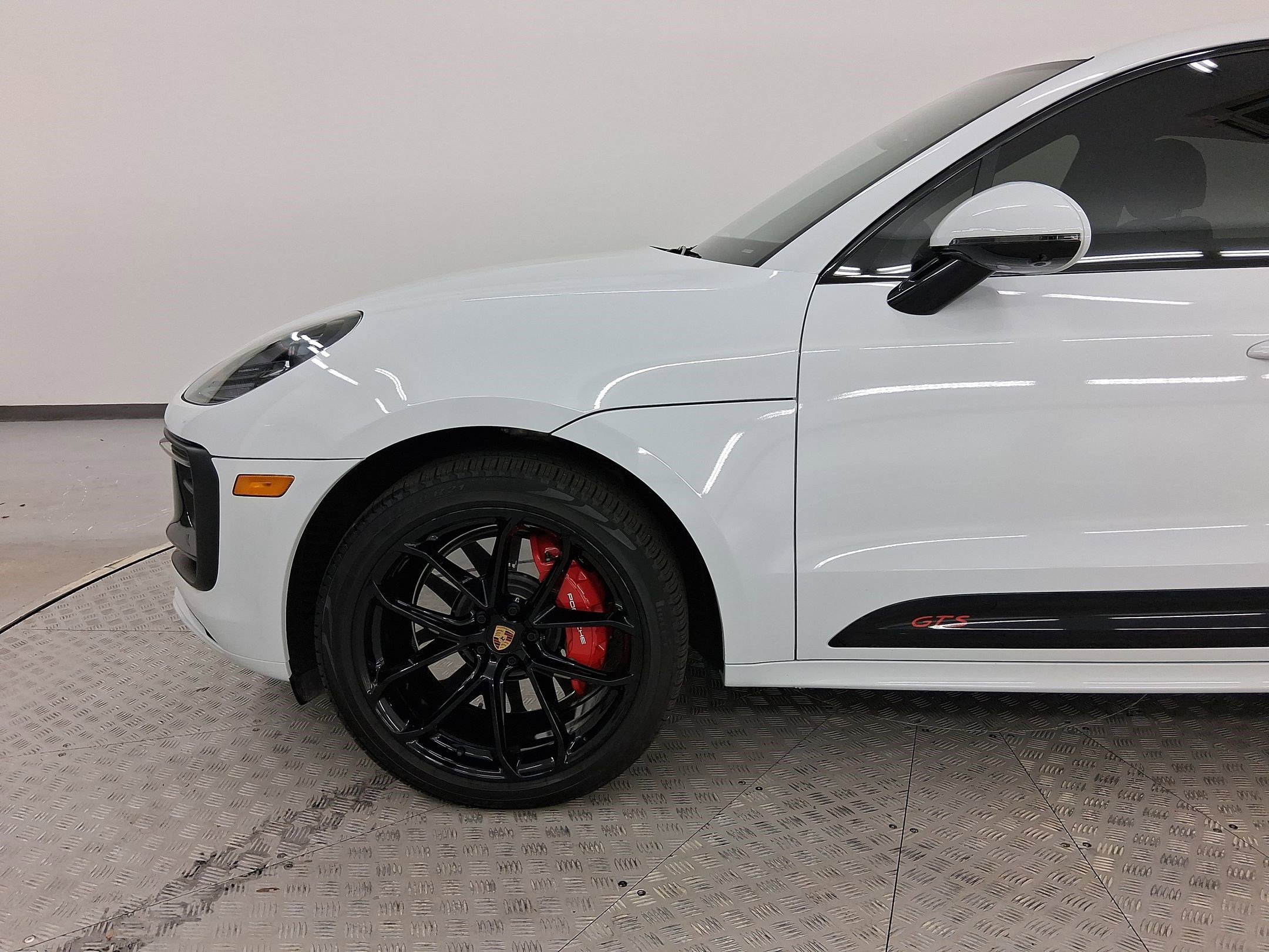 Certified 2025 Porsche Macan GTS image 21