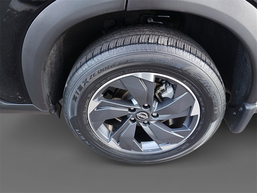 Used 2024 Nissan Rogue SV image 8
