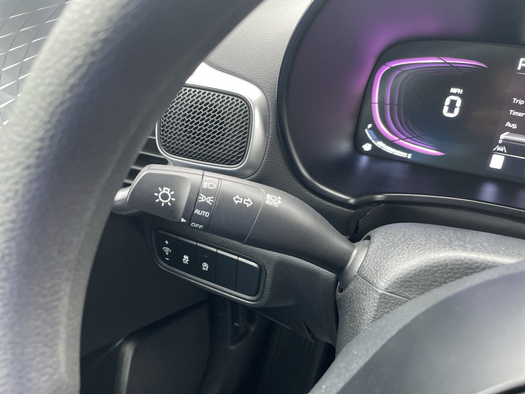 Used 2025 Kia Soul LX w/ LX Technology Package FWD image 20