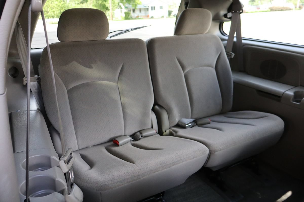 Used 2002 Chrysler Town & Country EX FWD image 22