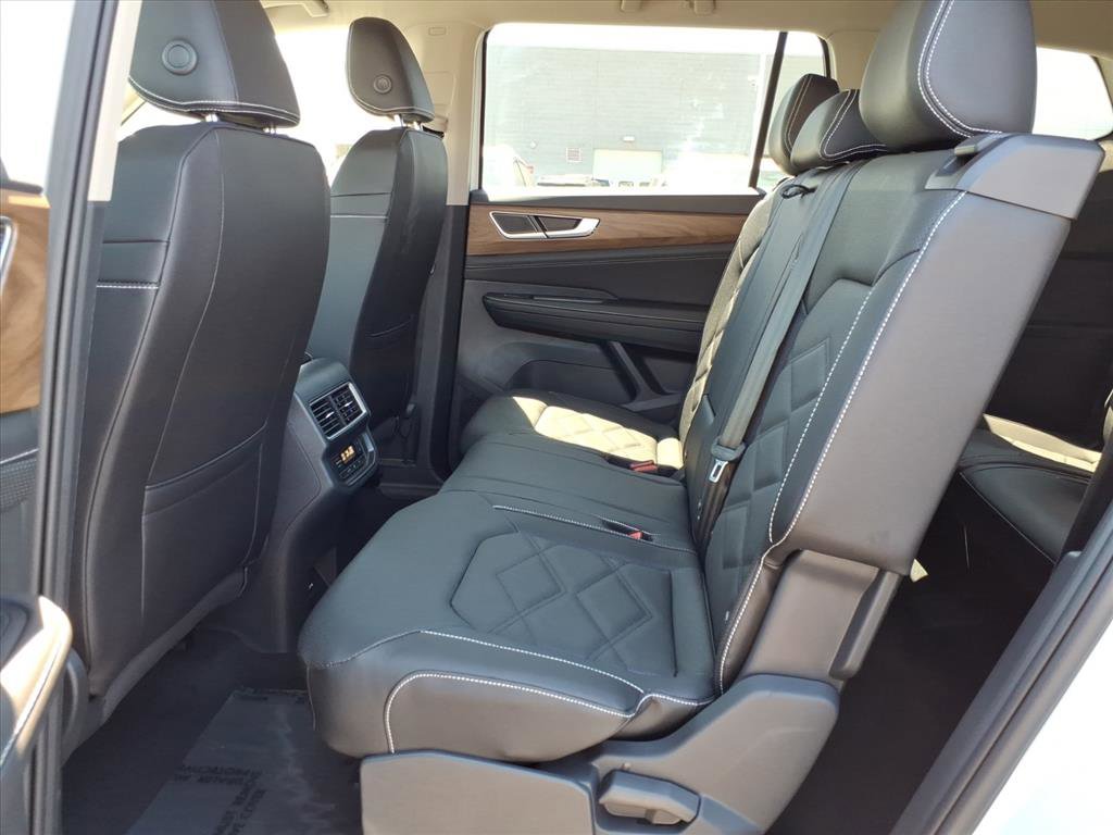 New 2026 Volkswagen Atlas SE image 11
