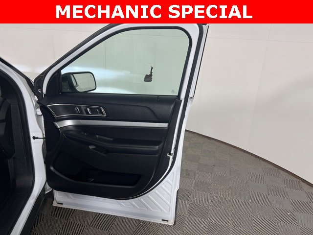 Used 2016 Ford Explorer XLT w/ Equipment Group 202A image 28